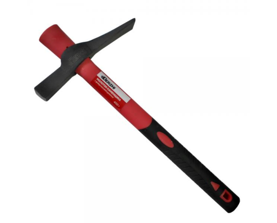 Молоток каменщика  DERZHI кованый с фиберглассовой рукоятью 400г арт. 8802-040-1