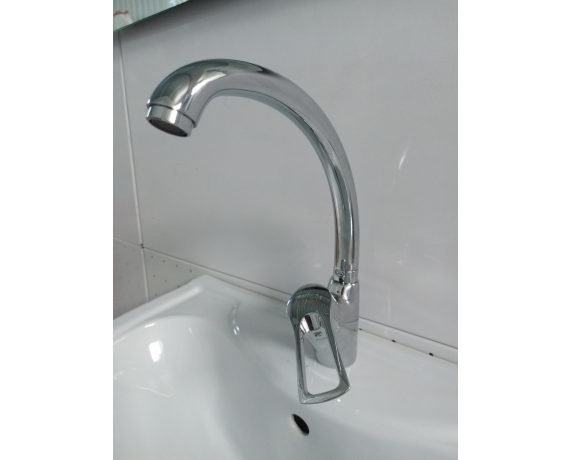 Смеситель для кухни с поворотным изливом DIST XT487S(хром,гайка,цинковый сплав)